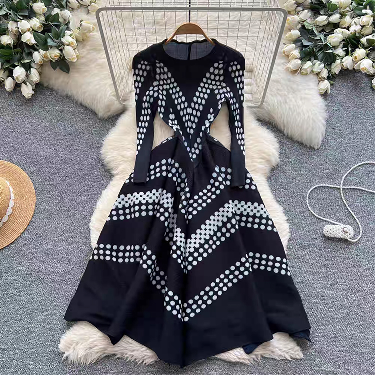 Robe plissée élégante à pois,  - Ethnic Fashion Dress avis et prix