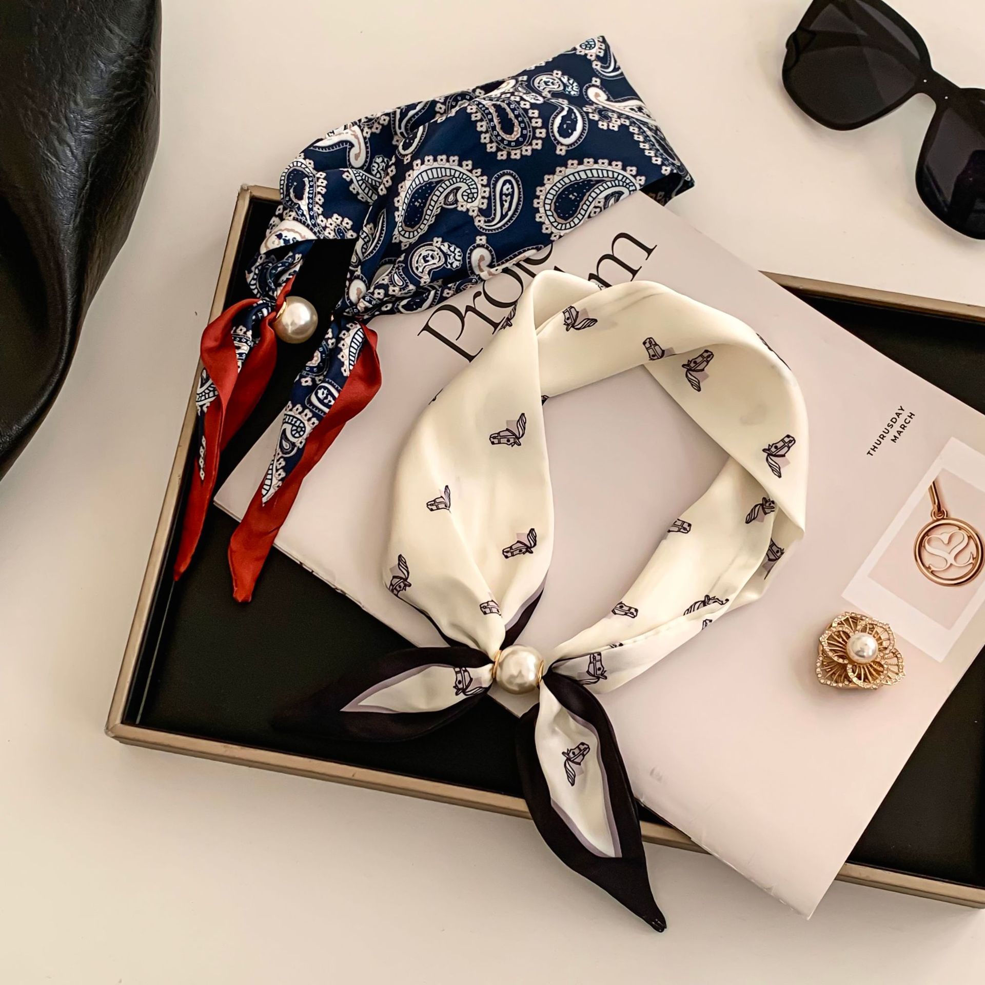 Foulard en soie motif fleur de - Ethnic Fashion Collection avis et prix